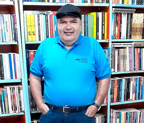 Nova obra de Antonio Guiimarães: Pêndulos & Fiéis