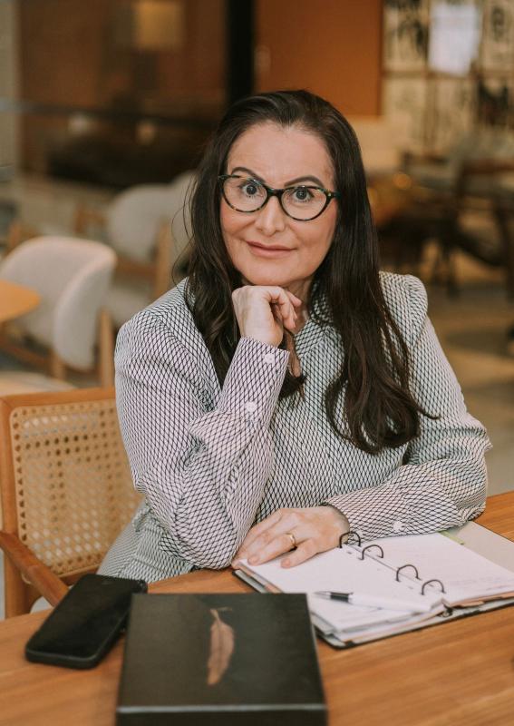 Espetacular estreia da Dra. Sara Gama, brilhante Juiza e cronista do cotidiano. Seja bem-vinda, sempre!