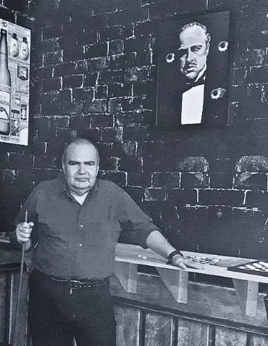  ANTONIO GUIMARÃES DE OLIVEIRA. “Poeta&Verso”