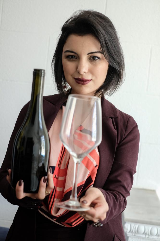 Matérias Especiais: Conheça Mikaela Paim, a mais completa Sommelière do Brasil