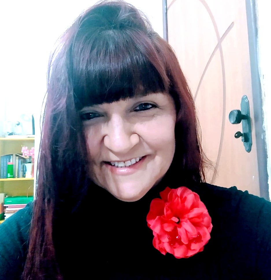 Linda Barros escreve texto no 