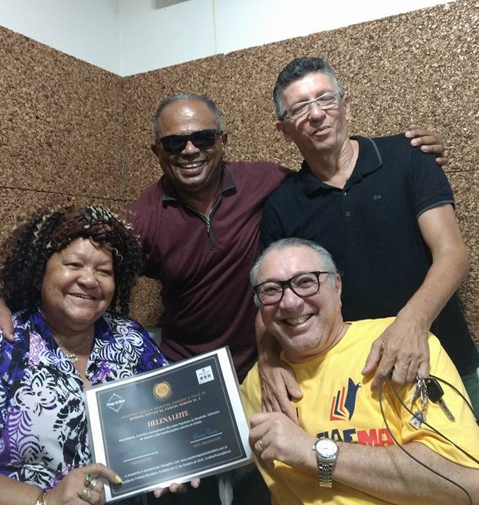 Nos 45 anos de atividade profissional do jornalista Mhario Lincoln, uma homenagem a Helena Leite