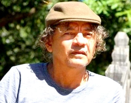 O músico, poeta e contista Zeca Tocantins volta com a segunda parte de 