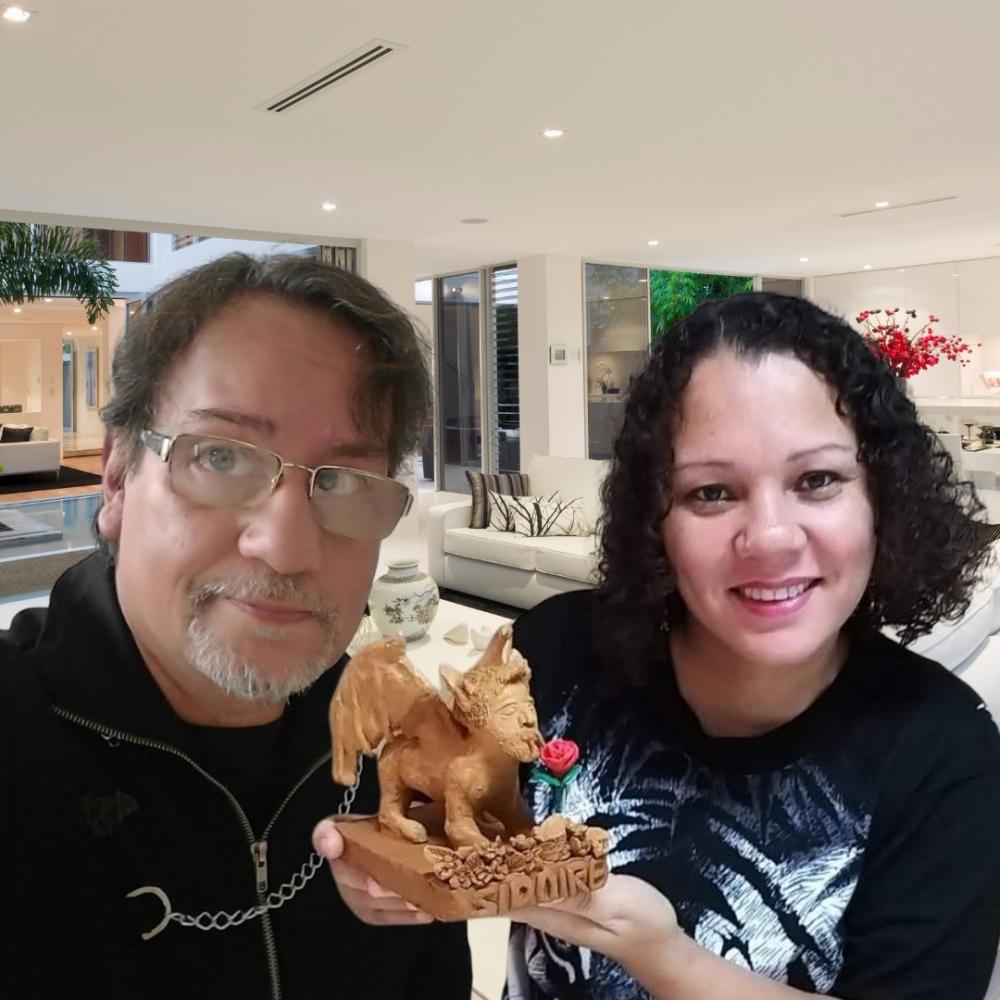 Convidado Adriano Siqueira entrevista a escritora, escultora e artista Maria Ferreira Dutra 