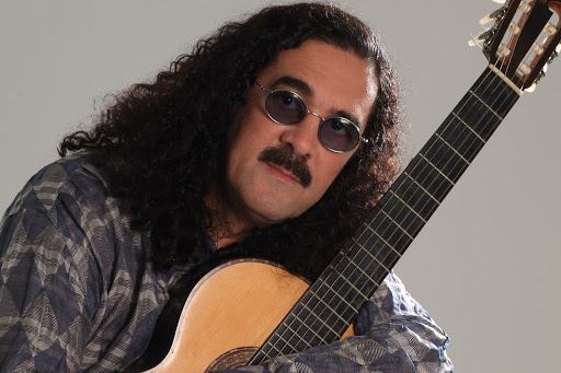 O cantor baiano Moraes Moreira morreu nesta segunda-feira no Rio de Janeiro e deixa um dos grandes legados à Música Brasileira