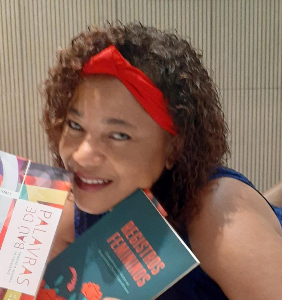 Maura Luza Frazão, poeta e escritora, convidada do Facetubes: 