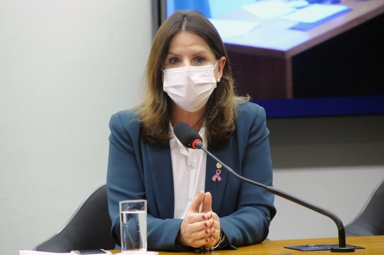 Projeto de valorização da família pode promover proteção social, dizem especialistas