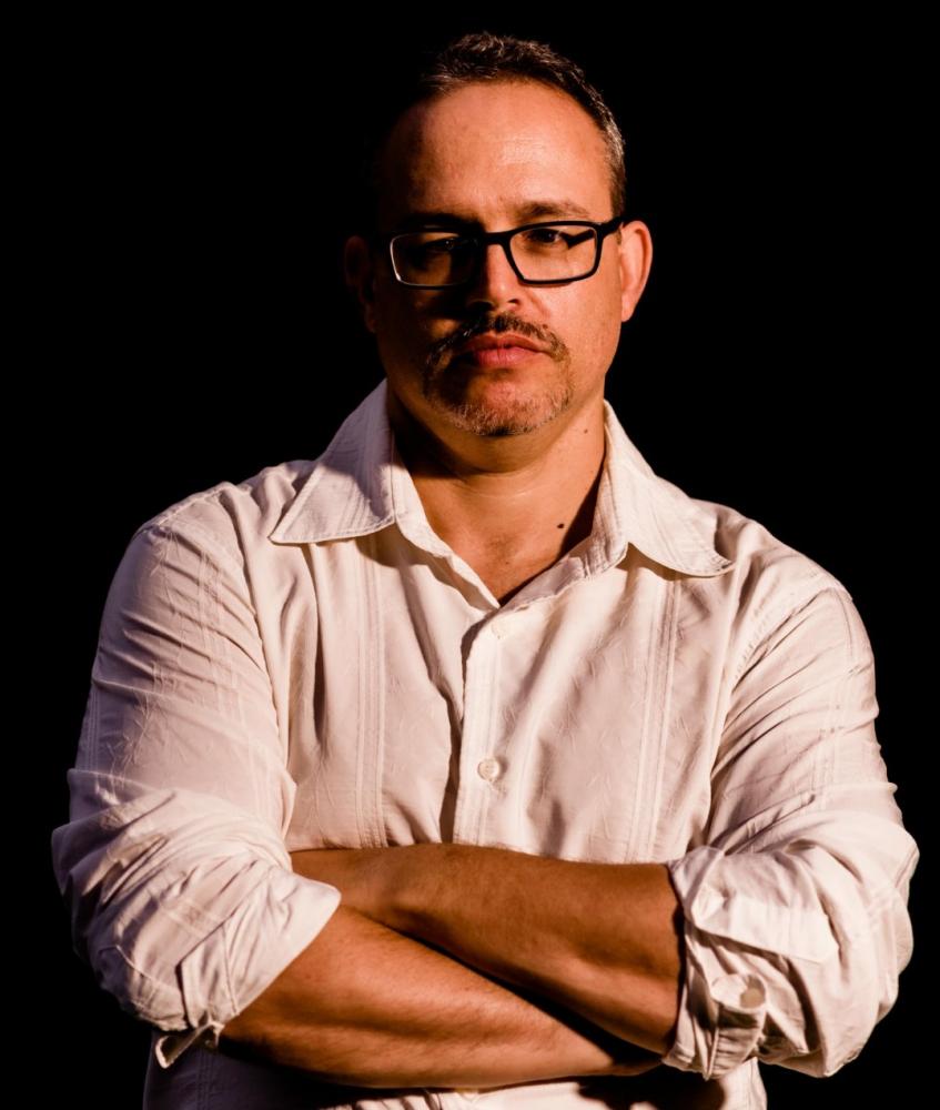 O escritor e poeta André Galvão lança virtualmente o livro 