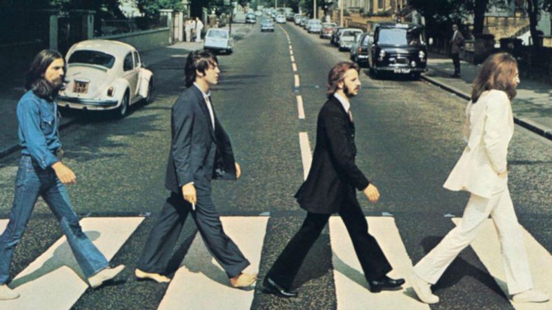 AFINAL, POR QUE PAUL MCCARTNEY ESTAVA DESCALÇO NA CAPA DO DISCO ABBEY ROAD?
