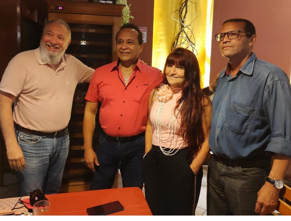 Academia Poética Brasileira recebe homenagem do casal imortal José Neres e Linda Barros