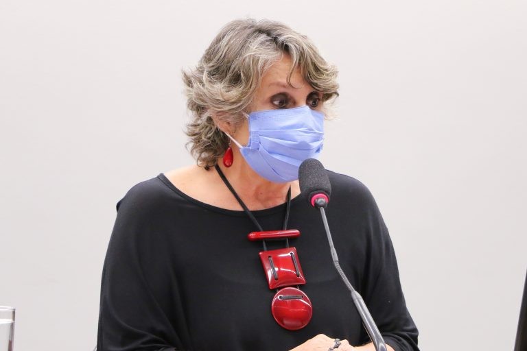 Comissão aprova regulamentação da profissão de terapeuta ocupacional