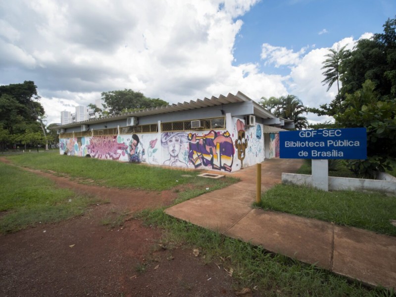 Biblioteca Pública reabre reformada