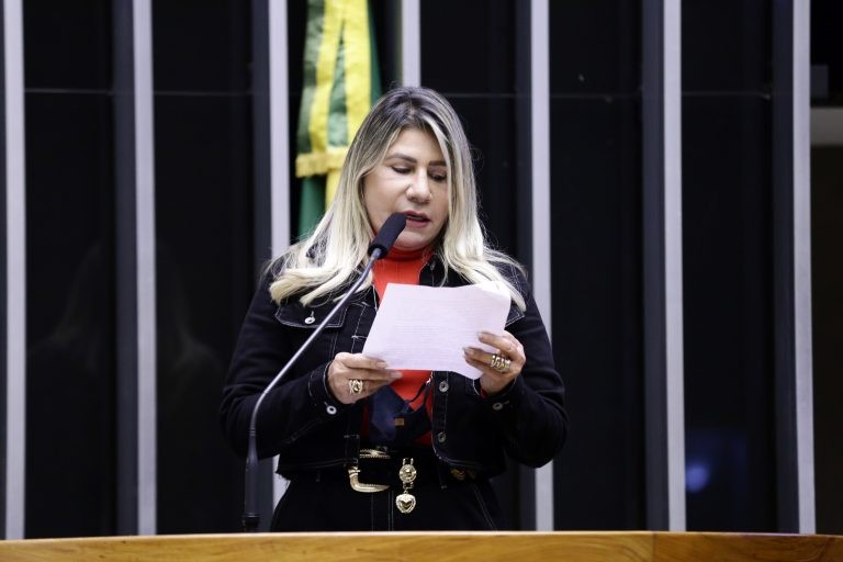 Projeto cria regras para evitar “linchamento virtual” de crianças e adolescentes