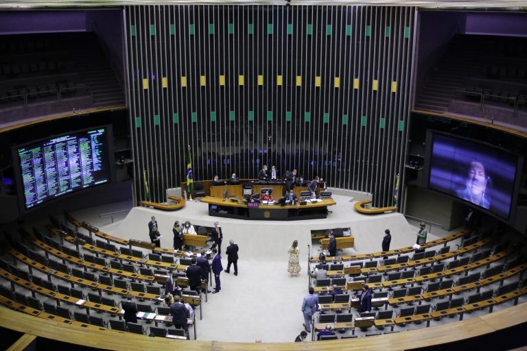 Deputados podem votar nesta quinta-feira projeto que atualiza o Código Penal Militar