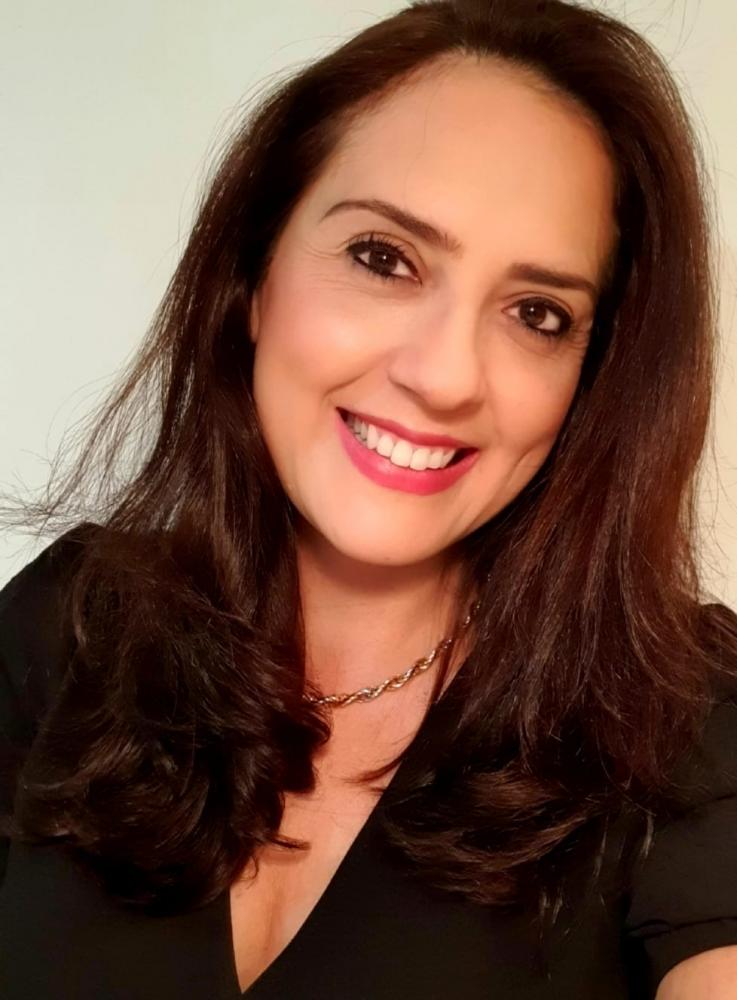 Maria do Rocio Vaz se destaca entre as poetas líricas paranaenses