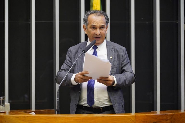 Projeto estabelece diretrizes para tratamento de pessoas com autismo e TDAH