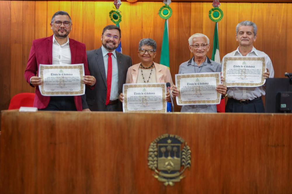 Poeta Luiza Cantanhede (APB) recebe o honroso título de Cidadã Piauense