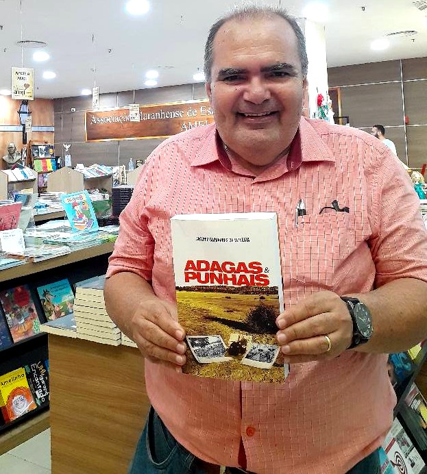 Adagas cortam as inverdades e os Punhais desmembram o Mito da História