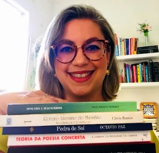 Resenha de Natércia Moraes Garrido: 