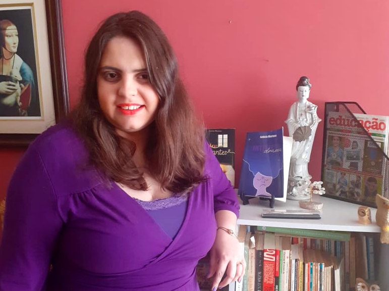 Texto novo de Letícia Mariana (Rio): 