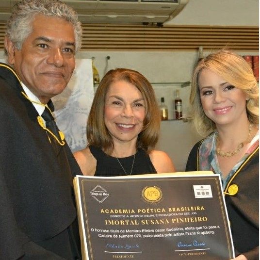 A aplaudida artista Susana Pinheiro é eleita para a Academia Poética Brasileira
