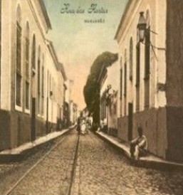 Rua das Hortas 1918: paralelepípedo e trilhos. 