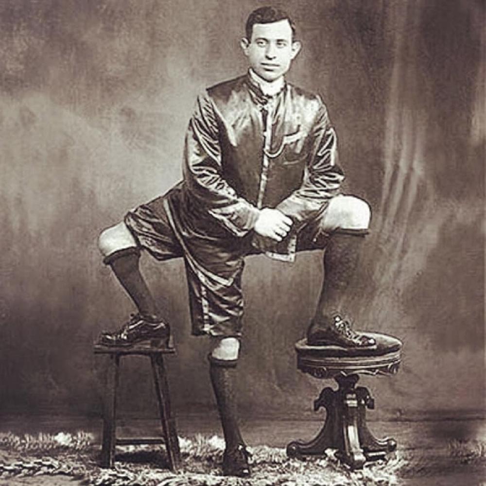 Qual a relação entre o Homem de Três Pernas e a Literatura Mundial? Ivho Lavoisier, responde!
