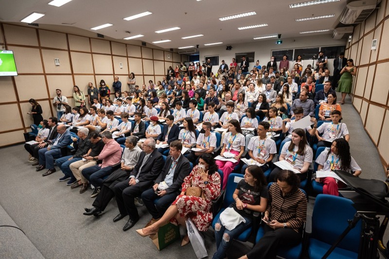 Mais de 200 estudantes e professora da rede estadual de Educação conquistam prêmio na Olimpíada Nacional de Eficiência Energética