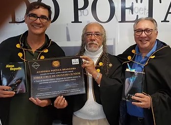 Acadêmico APB-PE, poeta Jorge Cruz presta homenagem a mãe, D. Edileuza Cruz