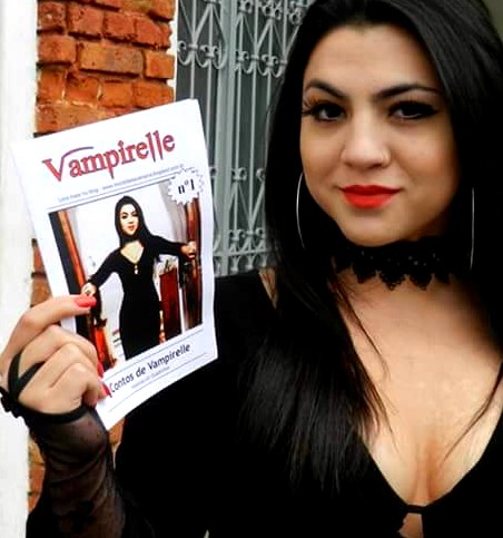 ISABELLE AGUILAR recebe Diploma de Reconhecimento da APB por seu personagem carismático, VAMPIRELLE