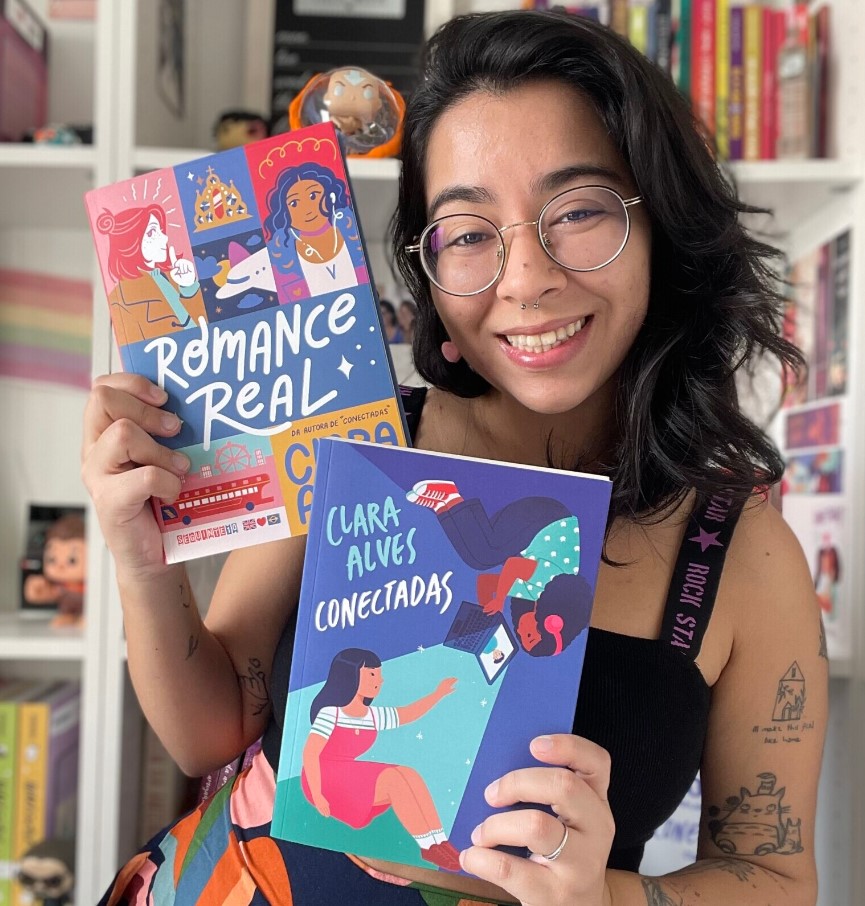 Clara Alves, uma autora carioca, terá seu primeiro livro, intitulado 'Romance Real' lançado nos EUA, no verão de 2024