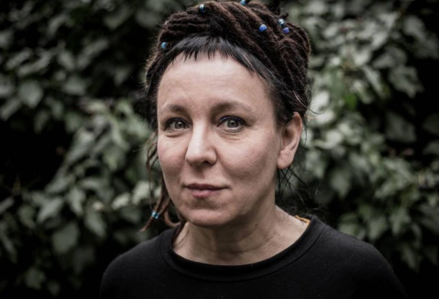 Olga Tokarczuk: “A pandemia mostra que somos apenas uma espécie a mais sobre a Terra”