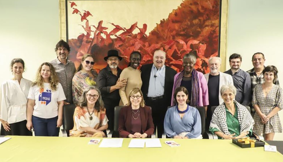 Cidade de Curitiba é a capital Mundial da Palavra, com tributo a Dalton Trevisan, Ida Vitale e a presença de Pauline Chiziane