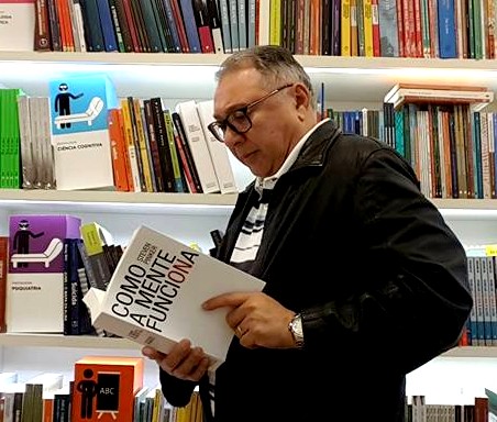 Você sabe como sua mente funciona? Tem um bom livro que explica isso sem mistérios.