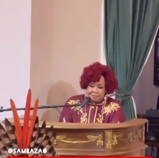 Alcione desbanca o clássico discurso e surpreende a membros e convidados da Academia Brasileira de Cultura