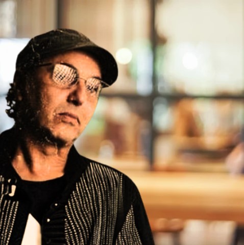 Zeca Baleiro abre o jogo em um texto de 2009 e conta dois segredos, insegredáveis...