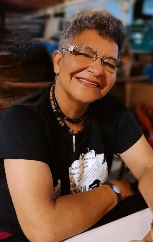Poetas e amigos. Paulo Rodrigues entrevista a poeta premiada Luiza Cantanhede