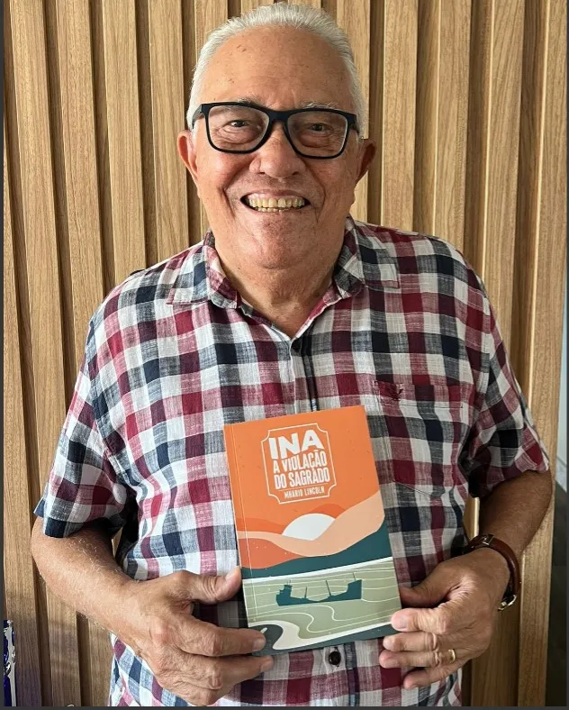 O professor Dr. Edomir Martins de Oliveira, fala sobre o livro "Ina a Violação do Sagrado"