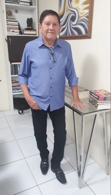A bem-humorada crônica do professor-poeta Eloy Melonio: "Like nós Like". 