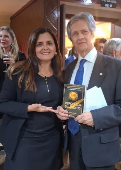 Sharlene Serra: Antologia 'República do Texto' entre Posse /Homenagem e Encontro