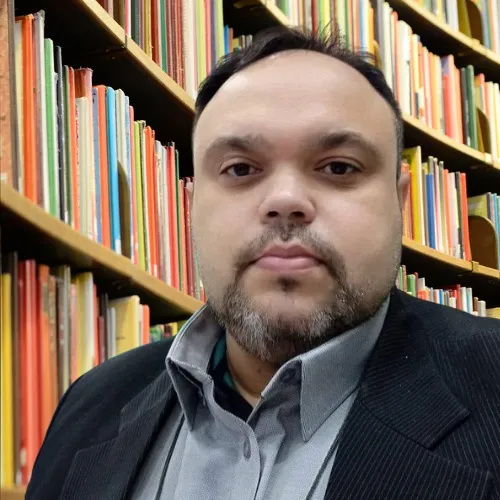 De Pedro Uchoa: "Uma Análise Crítica da Poesia de João Batista do Lago"