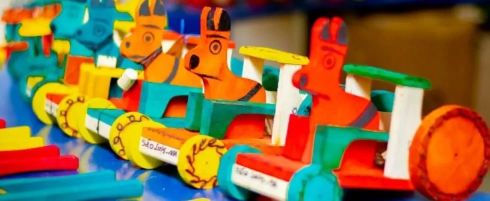 Artesanato como ferramenta educativa: brinquedos infantis no Ceprama