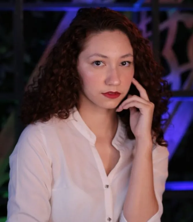 Entrevistas com a psicóloga, escritora e atriz LAURA BARROS NERES. Imperdível!