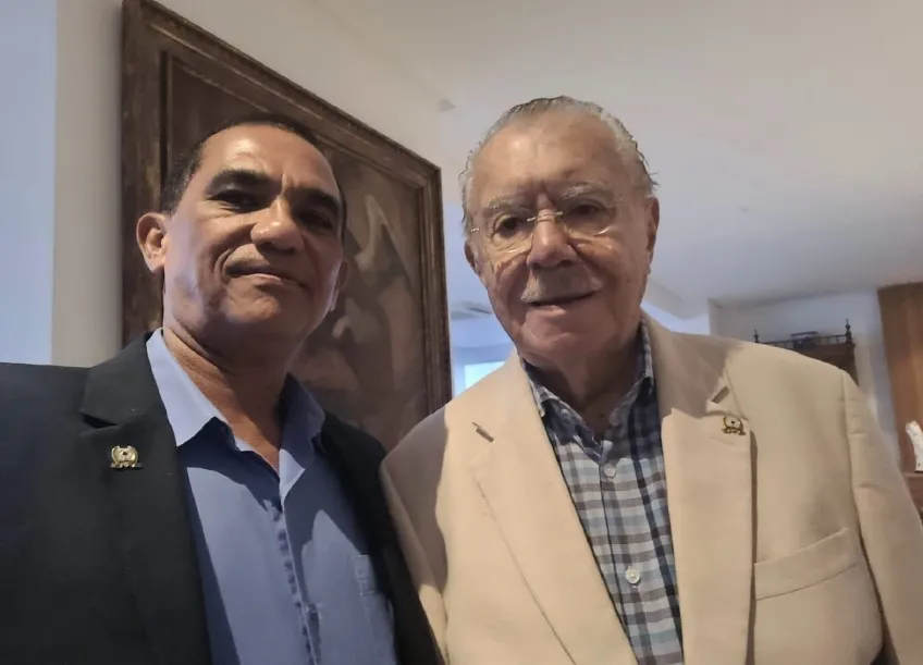 A Luz da Experiência: José Sarney, um monumento vivo