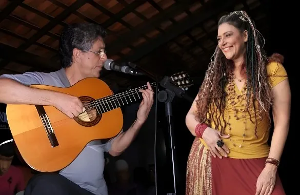 O Poeta e sua “filha” em diálogo transcendente, onde a dor concede Luz a própria liberdade!