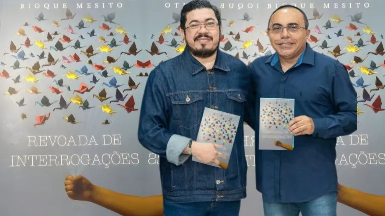 Bioque Mesito: “Revoada de Interrogações”, de Interações, de Amor, de Ódio e da melhor poesia