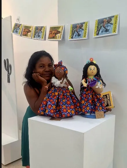 EXPOSIÇÃO BONECAS SONHOS E CORDÉIS DE GORETH PEREIRA 