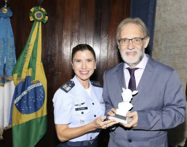 O presidente da Fundação Biblioteca Nacional, Marco Lucchesi, recebeu a 'Ordem de Hermes', no Grau Oficial