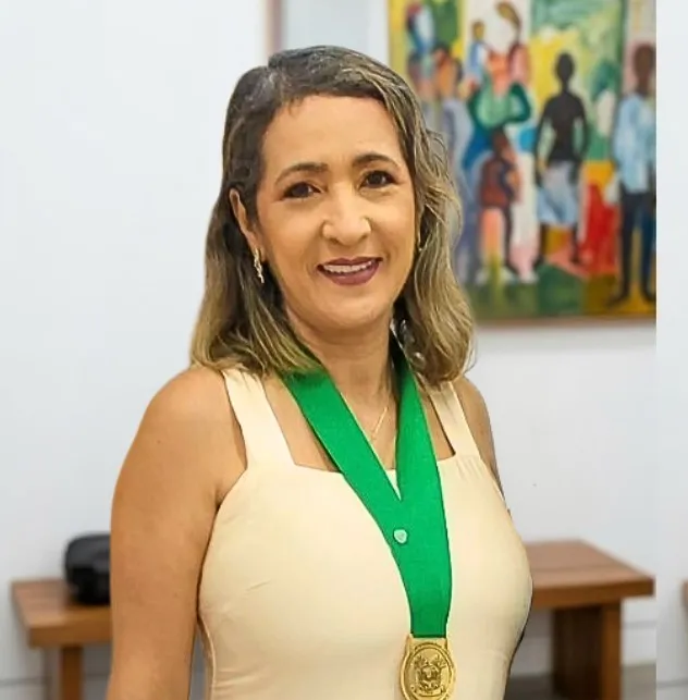 “Janela pra Dentro”, de RAY BRANDÃO.