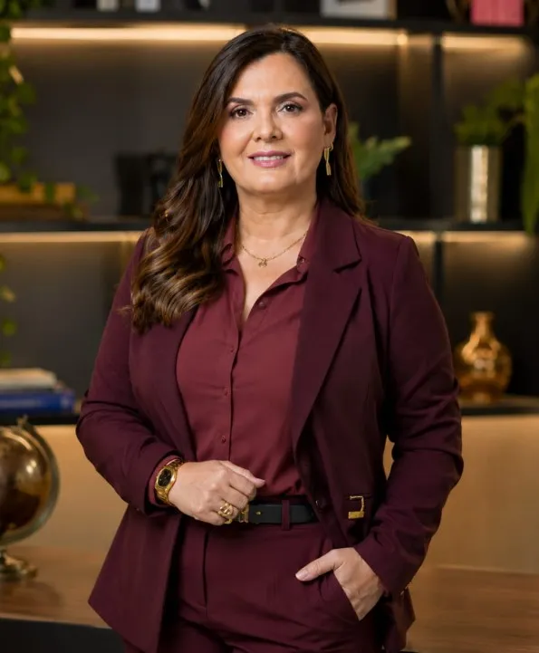 ESPECIAL: “Evoluímos quando enxergamos além dos reflexos”. Por Sharlene Serra